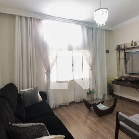 Casa à venda com 200m², 3 quartos e 2 vagas Casa à venda com 200m², 3 quartos e 2 vagasSala