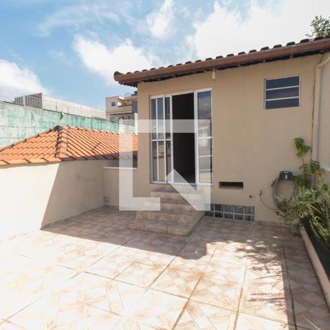 Casa à venda com 200m², 3 quartos e 2 vagas Casa à venda com 200m², 3 quartos e 2 vagasSalão de festas