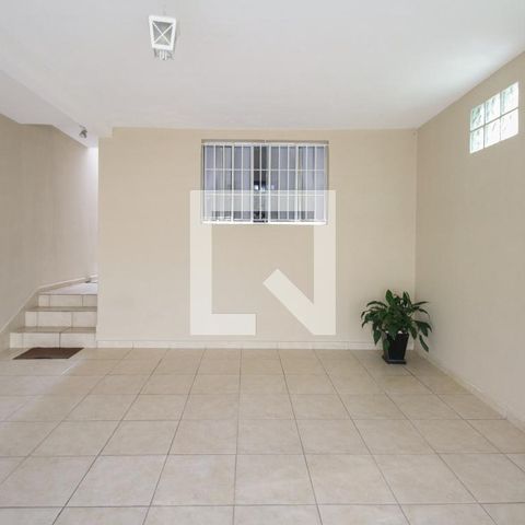 Casa à venda com 200m², 3 quartos e 2 vagas Casa à venda com 200m², 3 quartos e 2 vagasGaragem