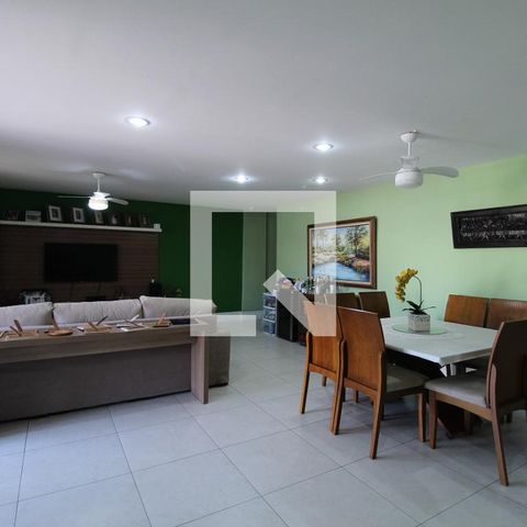 Apartamento à venda com 200m², 3 quartos e 2 vagasSala