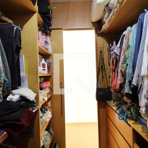 Apartamento à venda com 200m², 3 quartos e 2 vagasCloset - Suíte 1