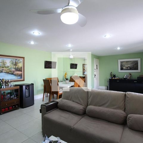 Apartamento à venda com 200m², 3 quartos e 2 vagasSala