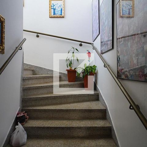 Apartamento à venda com 192m², 4 quartos e 2 vagasEscada