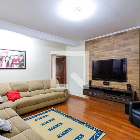 Casa à venda com 380m², 3 quartos e 3 vagas Casa à venda com 380m², 3 quartos e 3 vagasSala 1