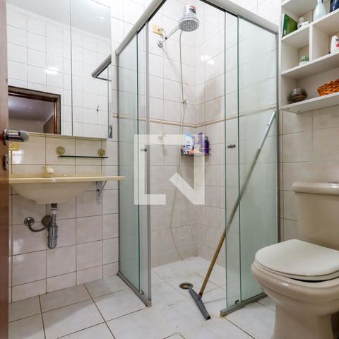 Casa à venda com 380m², 3 quartos e 3 vagas Casa à venda com 380m², 3 quartos e 3 vagasBanheiro da Suíte 2
