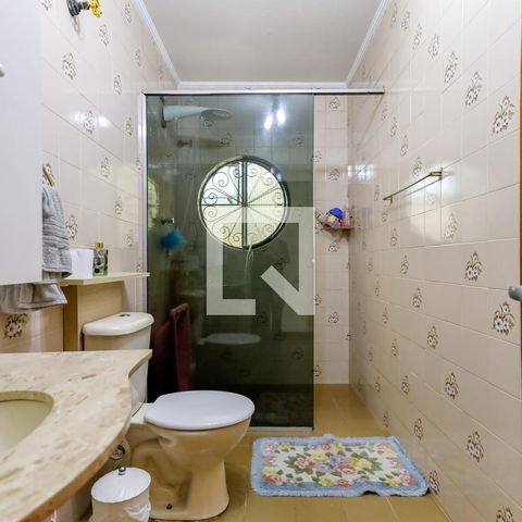 Casa à venda com 380m², 3 quartos e 3 vagas Casa à venda com 380m², 3 quartos e 3 vagasBanheiro