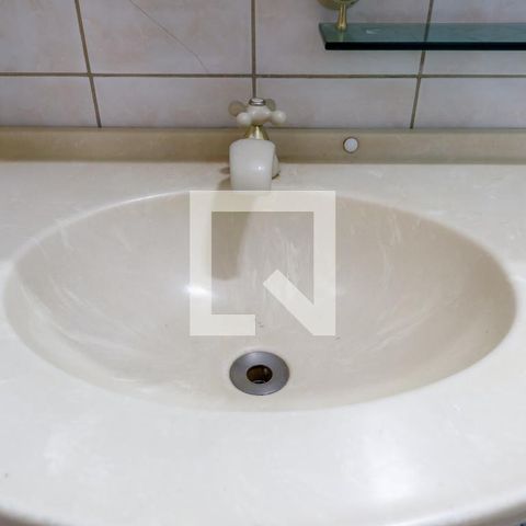 Casa à venda com 380m², 3 quartos e 3 vagas Casa à venda com 380m², 3 quartos e 3 vagasBanheiro da Suíte 2