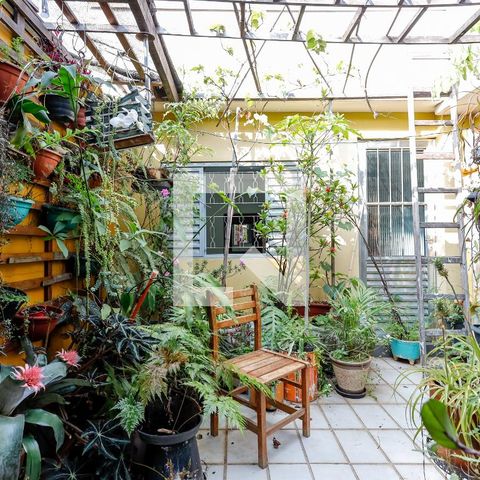 Casa à venda com 380m², 3 quartos e 3 vagas Casa à venda com 380m², 3 quartos e 3 vagasJardim