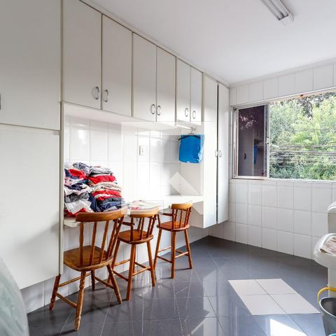 Casa à venda com 380m², 3 quartos e 3 vagas Casa à venda com 380m², 3 quartos e 3 vagasÁrea de Serviço