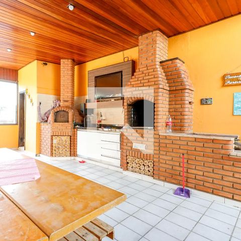 Casa à venda com 380m², 3 quartos e 3 vagas Casa à venda com 380m², 3 quartos e 3 vagasChurrasqueira