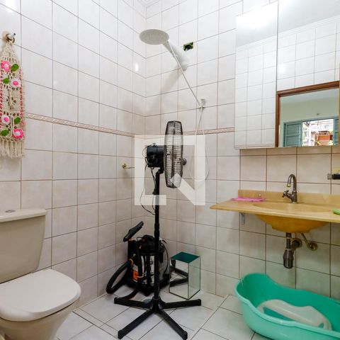 Casa à venda com 380m², 3 quartos e 3 vagas Casa à venda com 380m², 3 quartos e 3 vagasBanheiro da Suíte 1