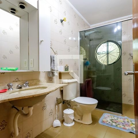 Casa à venda com 380m², 3 quartos e 3 vagas Casa à venda com 380m², 3 quartos e 3 vagasBanheiro