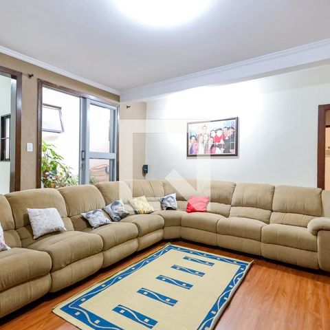 Casa à venda com 380m², 3 quartos e 3 vagas Casa à venda com 380m², 3 quartos e 3 vagasSala 1