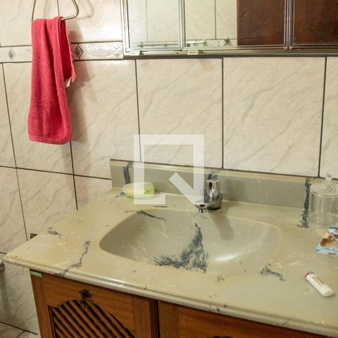 Casa à venda com 230m², 3 quartos e 2 vagasBanheiro 1