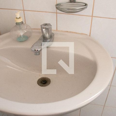 Casa à venda com 230m², 3 quartos e 2 vagasBanheiro de Serviço