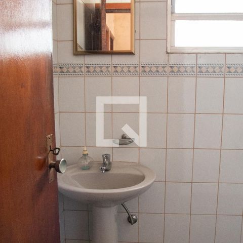 Casa à venda com 230m², 3 quartos e 2 vagasBanheiro de Serviço