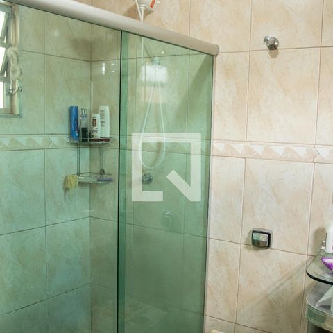 Casa à venda com 230m², 3 quartos e 2 vagasBanheiro do Quarto 1