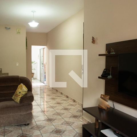 Casa à venda com 230m², 3 quartos e 2 vagasSala