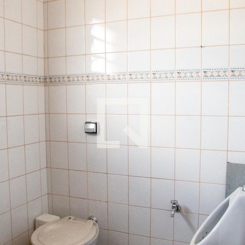 Casa à venda com 230m², 3 quartos e 2 vagasBanheiro de Serviço