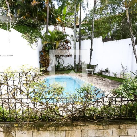 Casa para alugar com 240m², 4 quartos e 4 vagassuíte vista