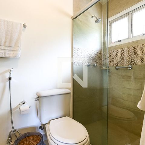 Casa para alugar com 240m², 4 quartos e 4 vagasBanheiro