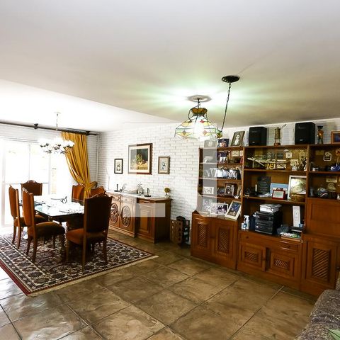 Casa para alugar com 240m², 4 quartos e 4 vagasSala