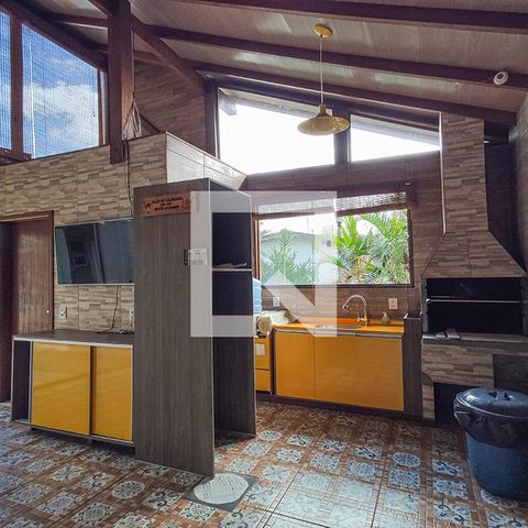 Casa à venda com 274m², 2 quartos e 4 vagasGaragem e Espaço Gourmet