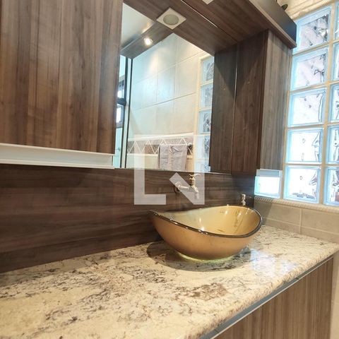 Casa à venda com 274m², 2 quartos e 4 vagasBanheiro 3