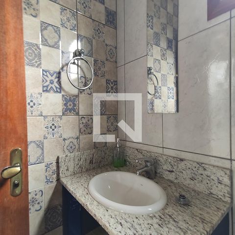 Casa à venda com 274m², 2 quartos e 4 vagasBanheiro 4