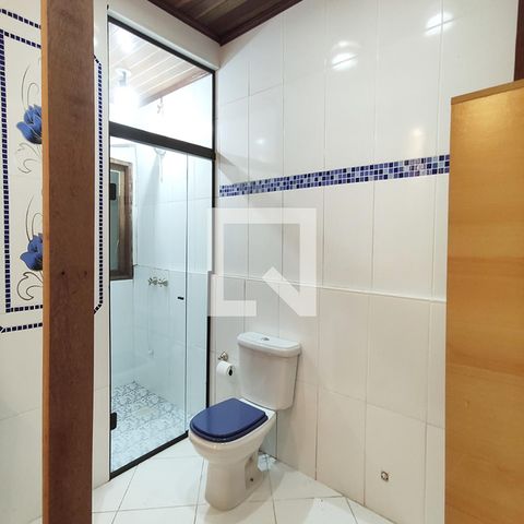 Casa à venda com 274m², 2 quartos e 4 vagasBanheiro da Suíte