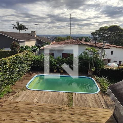 Casa à venda com 274m², 2 quartos e 4 vagasPiscina