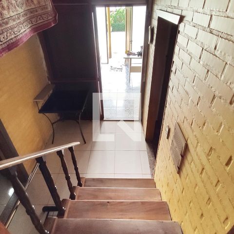 Casa à venda com 274m², 2 quartos e 4 vagasEscada