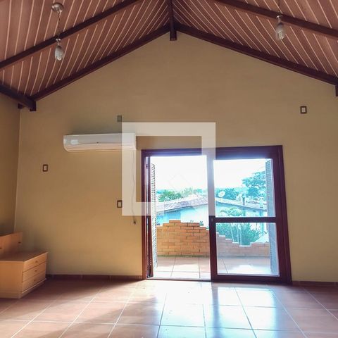 Casa à venda com 274m², 2 quartos e 4 vagasQuarto 2 Suíte