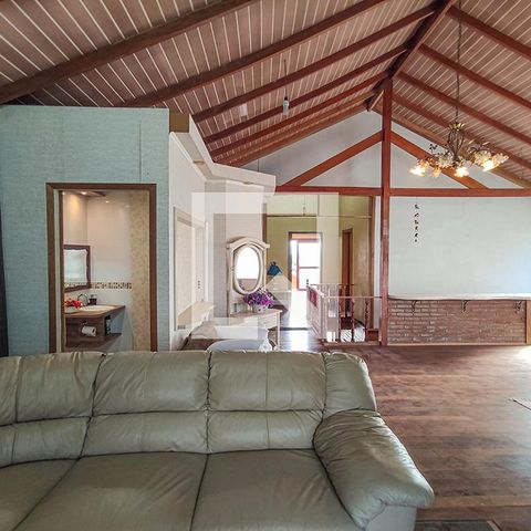 Casa à venda com 274m², 2 quartos e 4 vagasSala