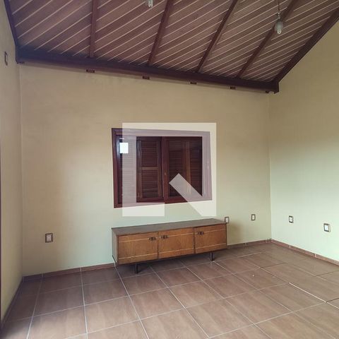 Casa à venda com 274m², 2 quartos e 4 vagasQuarto 2 Suíte