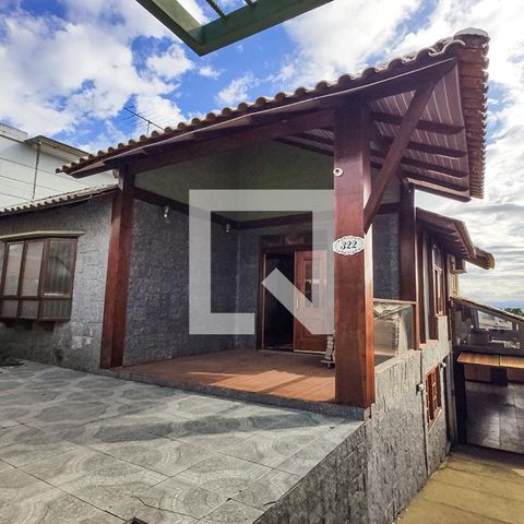 Casa à venda com 274m², 2 quartos e 4 vagasFachada