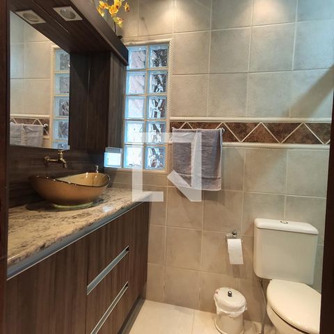 Casa à venda com 274m², 2 quartos e 4 vagasBanheiro 3