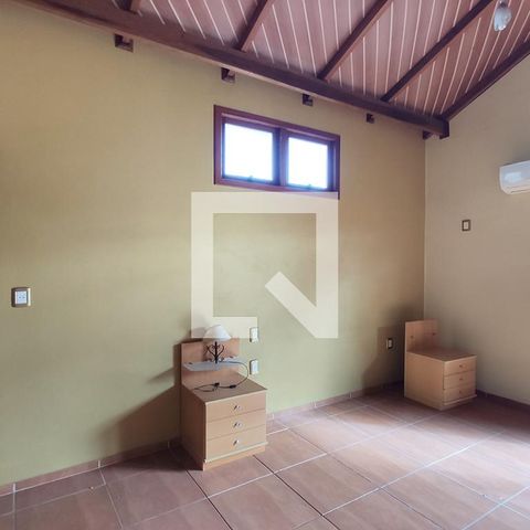 Casa à venda com 274m², 2 quartos e 4 vagasQuarto 2 Suíte