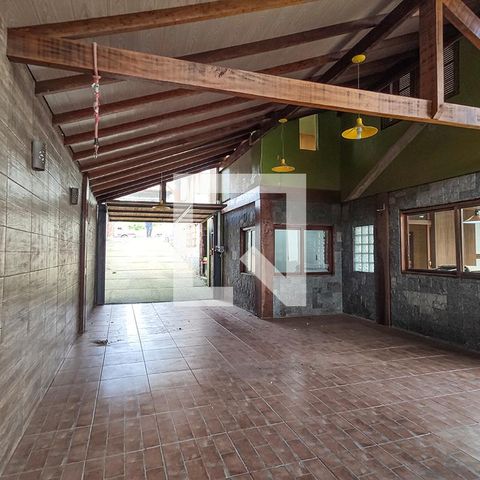 Casa à venda com 274m², 2 quartos e 4 vagasGaragem e Espaço Gourmet