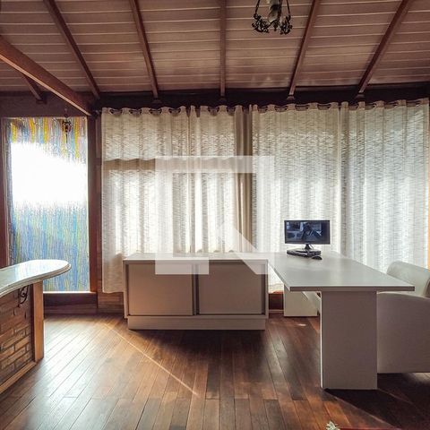 Casa à venda com 274m², 2 quartos e 4 vagasSala 2