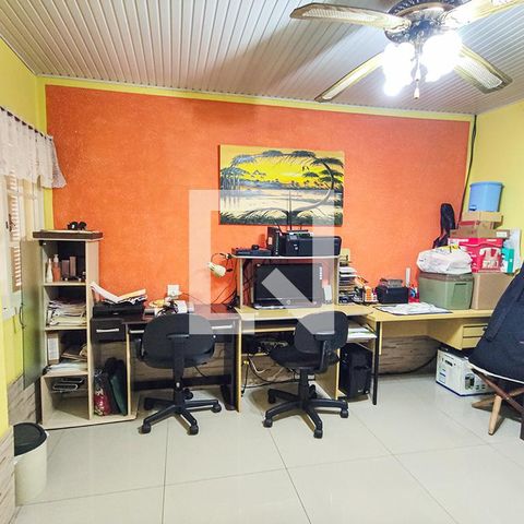 Casa à venda com 370m², 3 quartos e 2 vagasEscritório