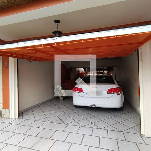 Casa à venda com 370m², 3 quartos e 2 vagasFachada