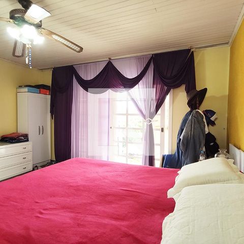 Casa à venda com 370m², 3 quartos e 2 vagasQuarto 2 Suíte
