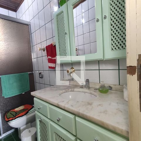 Casa à venda com 370m², 3 quartos e 2 vagasBanheiro 2