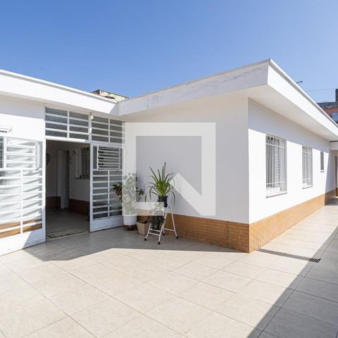Casa à venda com 120m², 3 quartos e 4 vagasQuintal