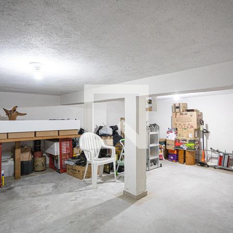 Casa à venda com 120m², 3 quartos e 4 vagasPorão