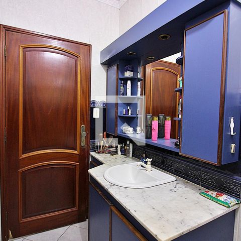 Casa à venda com 379m², 5 quartos e 6 vagasBanheiro Social
