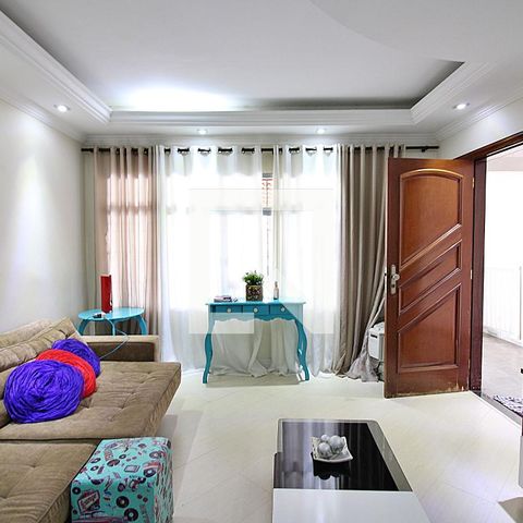 Casa à venda com 379m², 5 quartos e 6 vagasSala
