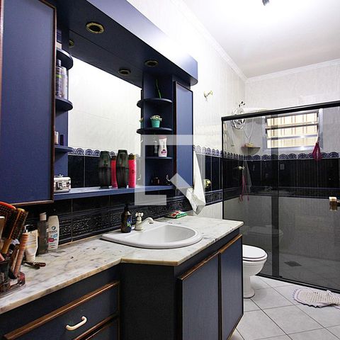 Casa à venda com 379m², 5 quartos e 6 vagasBanheiro Social