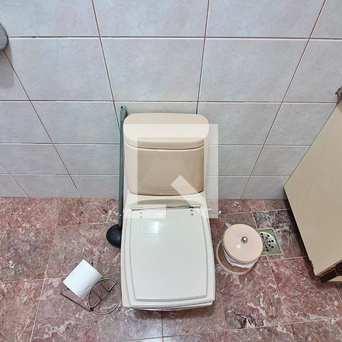 Casa à venda com 379m², 5 quartos e 6 vagasBanheiro do Quarto 1 - Suíte